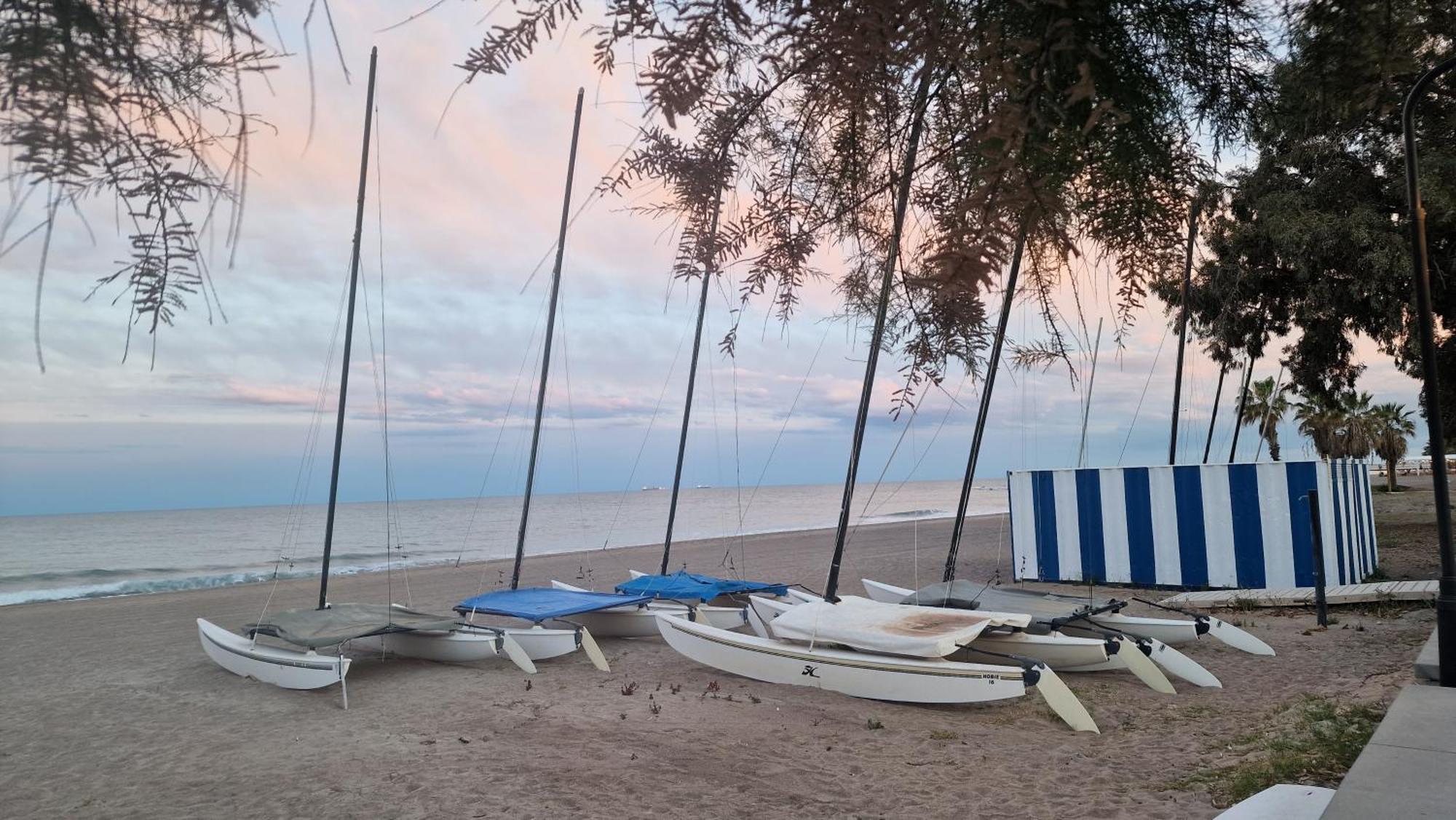 Incredible Seafront With Sunrise And Sunset Views Apartment Benicassim Exterior photo